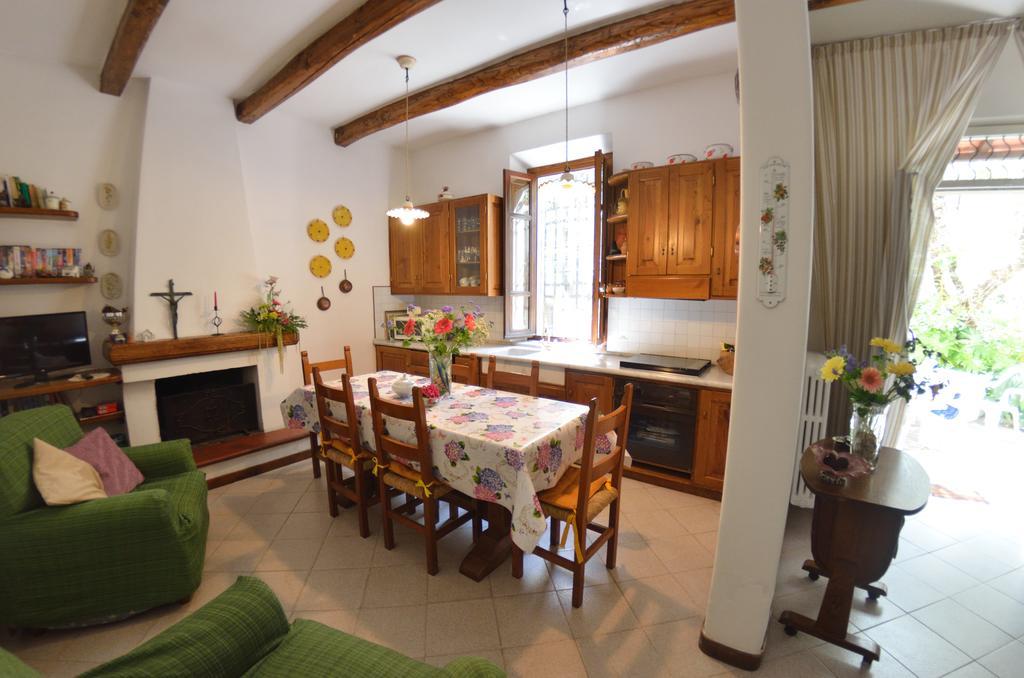 Casa Romana Виареджо Экстерьер фото